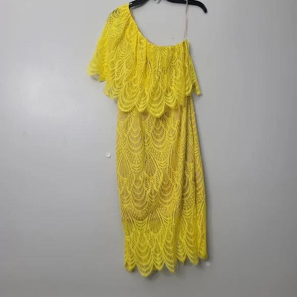 Dress The PopulationOne Shoulder Lace Sheath Yellow Dress Size: S